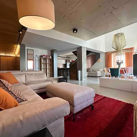 Apartmán Spacious Triplex Penthouse In Prime Location *