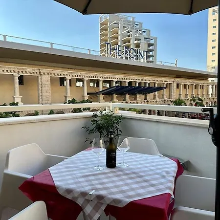 Apartment Spacious Triplex Penthouse In Prime Location