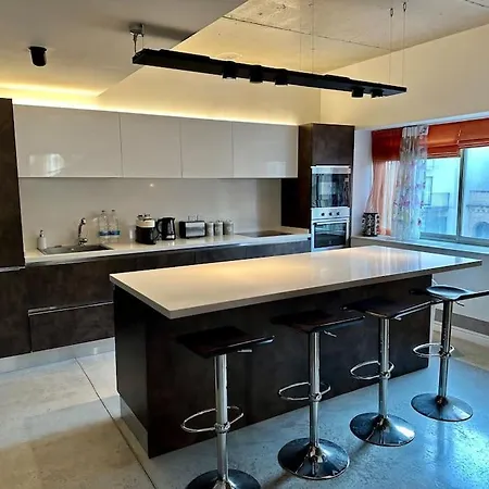 Spacious Triplex Penthouse In Prime Location Sliema