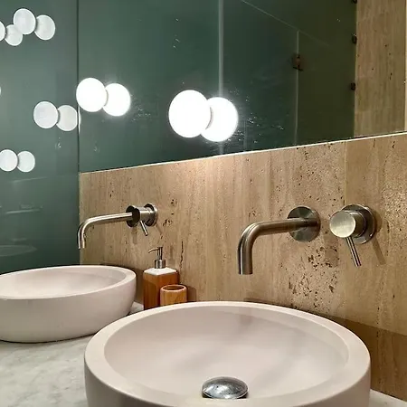 Apartment Spacious Triplex Penthouse In Prime Location