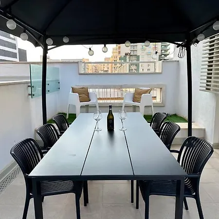 Spacious Triplex Penthouse In Prime Location