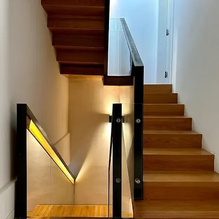 Spacious Triplex Penthouse In Prime Location Apartman